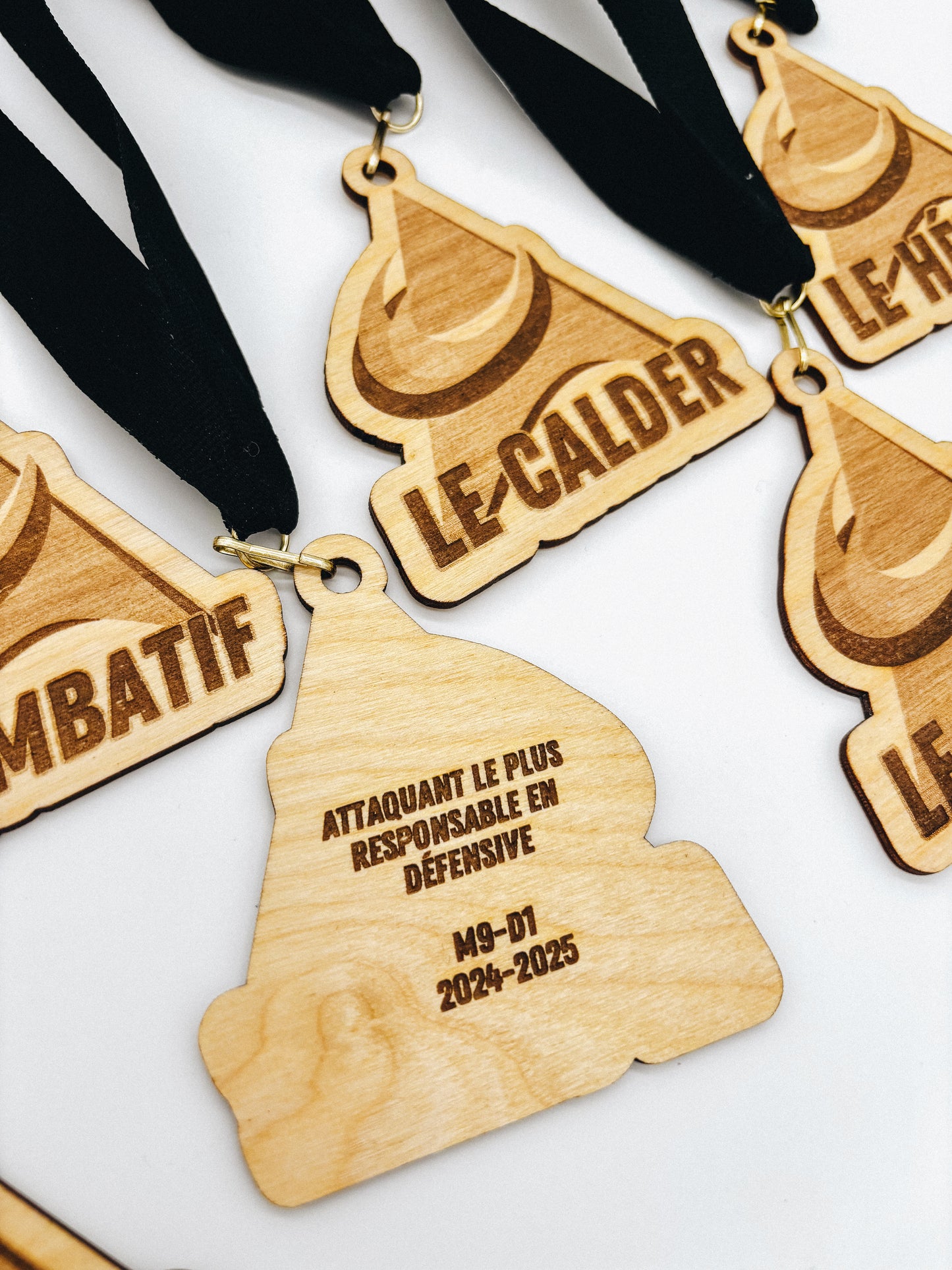 Médaille contour personnalisée - Bois
