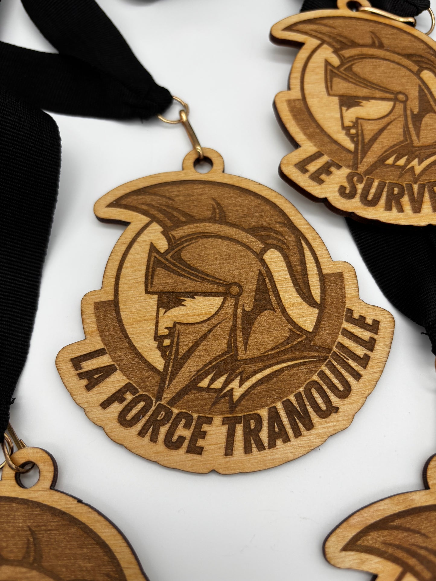 Médaille contour personnalisée - Bois