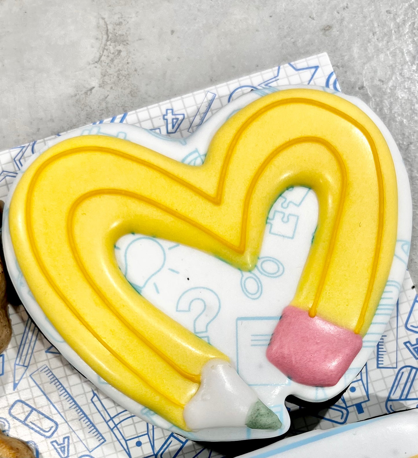 *Prévente Biscuit - Crayon coeur