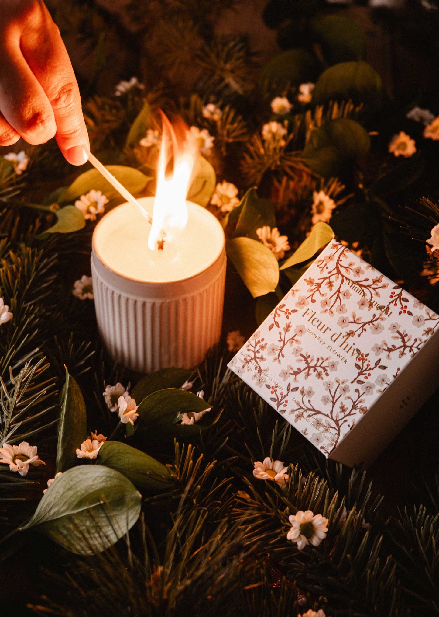 Bougie de Noël 8 oz - Fleur d’Hiver